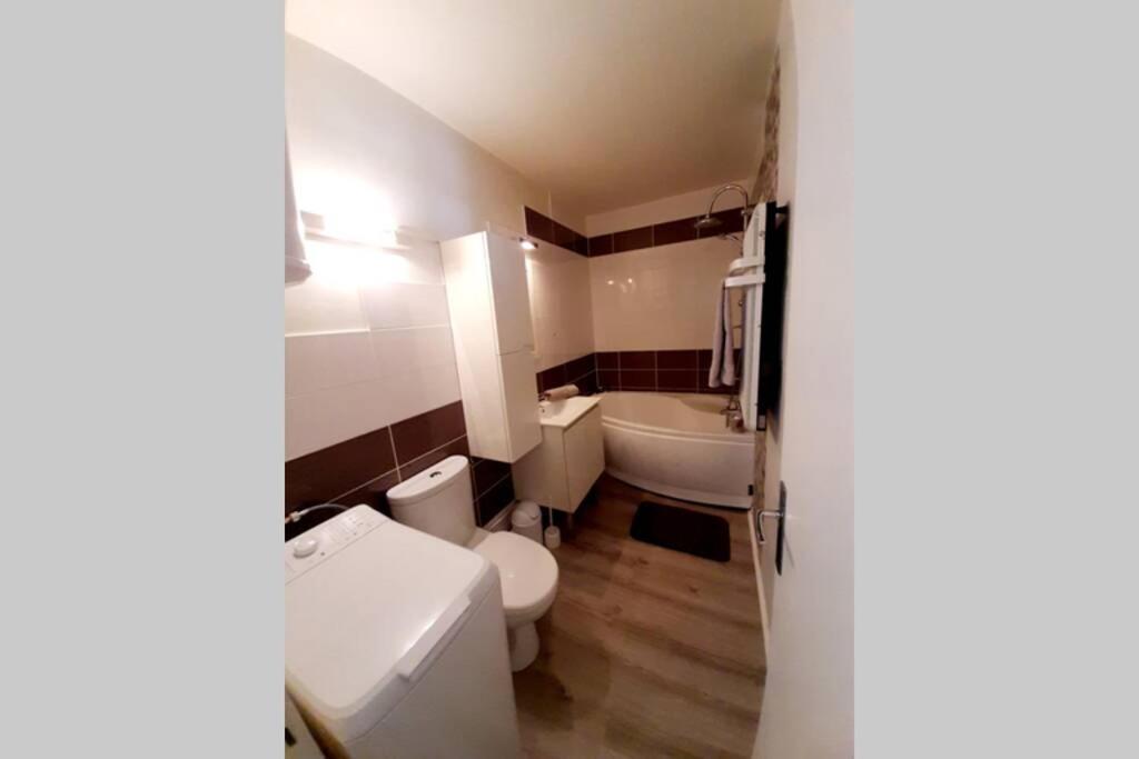 Apartament La Cour De Jeanne Aurillac Zewnętrze zdjęcie