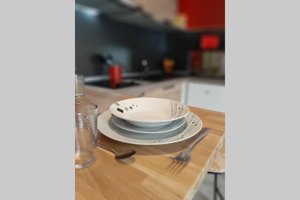 Apartament La Cour De Jeanne Aurillac Zewnętrze zdjęcie